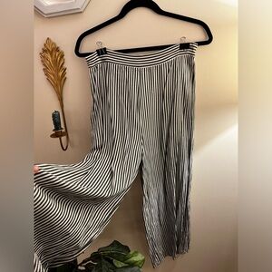 High waisted vertical green stripe linen pants